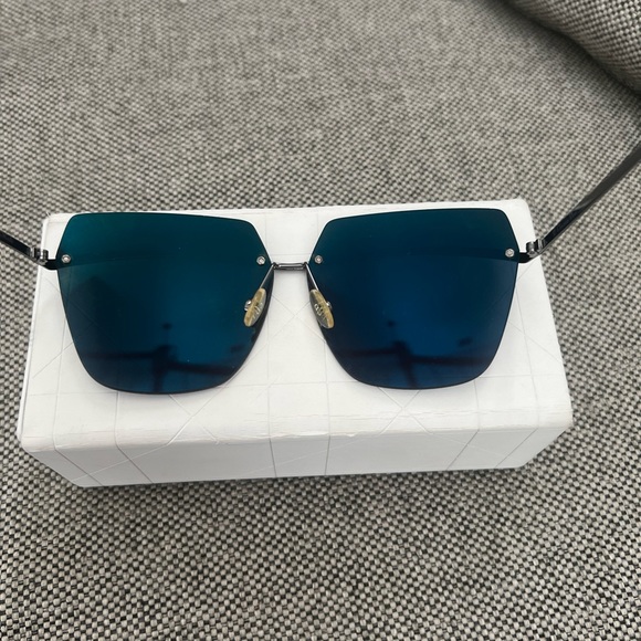 CHRISTIAN DIOR oversized SUNGLASSES - Picture 5 of 7